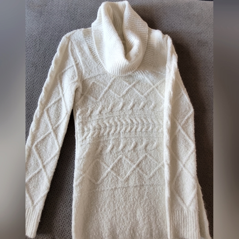 Le Chateau long length sweater